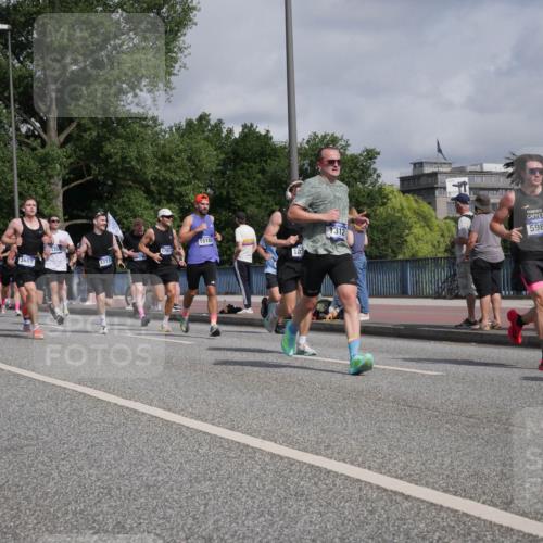 29.06.2025 - hella hamburg halbmarathon Luisa Fischer http://msf.ph/oto/8460837 29.06.2025 09:54:30 Kennedybrücke 17911, 3697, 17733, 15185, 18, 1312, 5987, 1312, 1353, 1569, 1763, 2880, 3437, 3697, 5014, 5047, 5129, 5987, 6770, 8074, 8900, 9358, 9659 meine-sportfotos.de