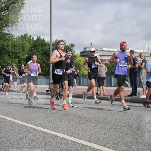 29.06.2025 - hella hamburg halbmarathon Luisa Fischer http://msf.ph/oto/8460868 29.06.2025 09:54:33 Kennedybrücke 14600, 3697, 1773, 17016, 18304, 10978, 16052, 17911, 15185, 9659, 1312, 1353, 1569, 1763, 3437, 3697, 5047, 5690, 5987, 6700, 9547, 9659 meine-sportfotos.de