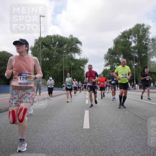 29.06.2025 - hella hamburg halbmarathon Luisa Fischer http://msf.ph/oto/8460882 29.06.2025 10:38:55 Kennedybrücke 120, 18269, 12869, 12026, 2412, 1123, 2412, 2827, 4413, 6867, 8567, 9470, 9819 meine-sportfotos.de