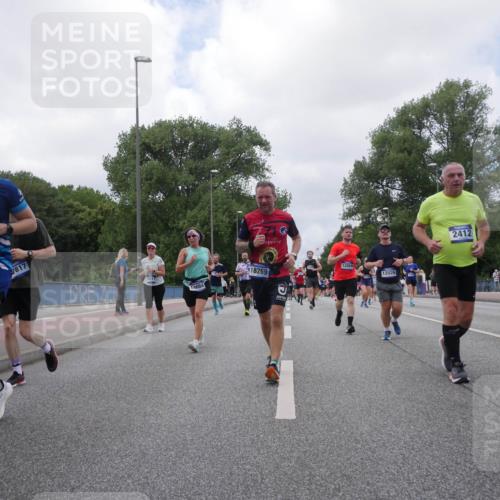 29.06.2025 - hella hamburg halbmarathon Luisa Fischer http://msf.ph/oto/8460919 29.06.2025 10:38:56 Kennedybrücke 8705, 817, 16311, 14684, 18269, 12026, 2412, 2412, 2827, 4413, 8947, 9470 meine-sportfotos.de