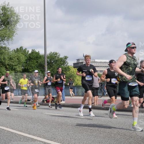 29.06.2025 - hella hamburg halbmarathon Luisa Fischer http://msf.ph/oto/8460921 29.06.2025 09:54:36 Kennedybrücke 1763, 13183, 1569, 14226, 05, 16052, 1097, 4600, 1830, 1353, 1569, 1763, 3697, 5047, 5690, 6700, 9547, 9659 meine-sportfotos.de