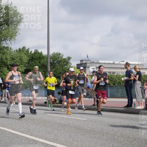 29.06.2025 - hella hamburg halbmarathon Luisa Fischer http://msf.ph/oto/8460954 29.06.2025 09:54:37 Kennedybrücke 954, 1763, 13183, 504, 1569, 14226, 6705, 83, 160, 1353, 1569, 1763, 3618, 5047, 5231, 5690, 6700, 9547 meine-sportfotos.de