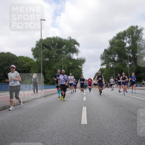 29.06.2025 - hella hamburg halbmarathon Luisa Fischer http://msf.ph/oto/8461029 29.06.2025 10:38:59 Kennedybrücke 16311, 178, 11979, 1336, 2412, 2827, 4413, 8947 meine-sportfotos.de