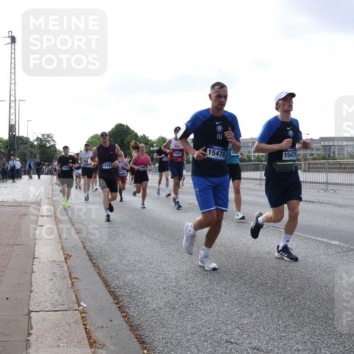 29.06.2025 - hella hamburg halbmarathon Lena Gebhardt http://msf.ph/oto/8461197 29.06.2025 09:54:50 Lombardsbrücke 18797, 18350, 7335, 18, 15478, 15479, 1171, 1342, 1549, 1817, 1942, 2020, 2222, 2367, 2442, 2470, 2561, 2592, 2596, 2670, 2816, 2889, 2955, 3208, 3209, 3562, 4017, 4816, 4832, 5020, 5399, 5447, 5638, 5705, 5706, 5884, 6266, 6290, 6389, 6723, 6819, 6923, 6978, 6991, 7087, 7274, 7335, 7659, 7709, 7908, 8117, 8142, 8374, 8482, 8487, 8576, 8657, 8698, 8916, 8981, 9031, 9038, 9051, 9093, 9159, 9476, 9661, 9710, 9815, 9869, 9924, 10057, 10237, 11333 meine-sportfotos.de