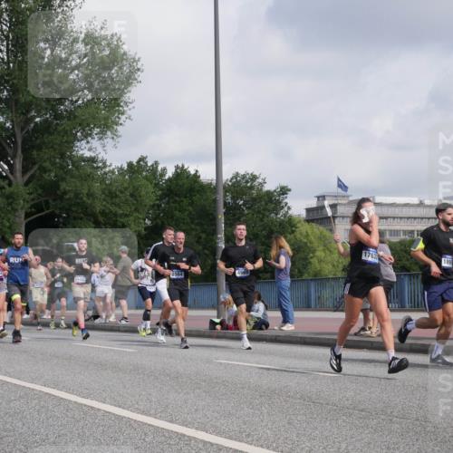 29.06.2025 - hella hamburg halbmarathon Luisa Fischer http://msf.ph/oto/8461205 29.06.2025 09:54:48 Kennedybrücke 17159, 8564, 4565, 14462, 4871, 17637, 1896, 1057, 3618, 4565, 4871, 5231, 5336, 6711, 7185, 7710, 8564, 9444, 10493, 10691 meine-sportfotos.de