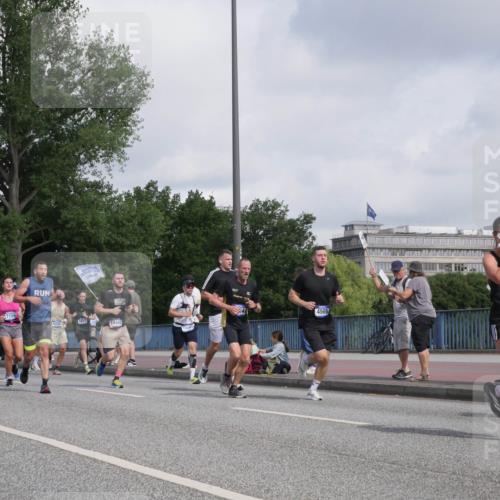 29.06.2025 - hella hamburg halbmarathon Luisa Fischer http://msf.ph/oto/8461226 29.06.2025 09:54:48 Kennedybrücke 17159, 1905, 4871, 5336, 14462, 17637, 4565, 1057, 3618, 4565, 4871, 5231, 5336, 6711, 7185, 7710, 8564, 9444, 10493, 10691 meine-sportfotos.de