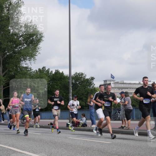 29.06.2025 - hella hamburg halbmarathon Luisa Fischer http://msf.ph/oto/8461253 29.06.2025 09:54:49 Kennedybrücke 7710, 2046, 8564, 14462, 4871, 4565, 1057, 3618, 4565, 4871, 5231, 5336, 6373, 6711, 7185, 7710, 8564, 9444, 10493, 10691 meine-sportfotos.de