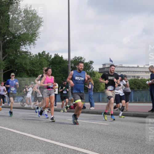 29.06.2025 - hella hamburg halbmarathon Luisa Fischer http://msf.ph/oto/8461292 29.06.2025 09:54:51 Kennedybrücke 18655, 604, 17926, 15233, 7710, 6, 4871, 14462, 10691, 1057, 1604, 3305, 4565, 4871, 5336, 6373, 6711, 7185, 7710, 8564, 9444, 10493, 10691 meine-sportfotos.de