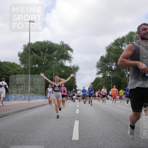 29.06.2025 - hella hamburg halbmarathon Luisa Fischer http://msf.ph/oto/8461307 29.06.2025 10:39:10 Kennedybrücke 4326, 6571, 1336, 1717, 2352, 2588, 3741, 5012, 5531, 6021, 6381, 6845, 7111, 7275, 8356, 10047, 10119, 10567 meine-sportfotos.de