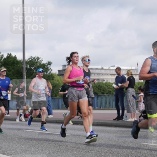 29.06.2025 - hella hamburg halbmarathon Luisa Fischer http://msf.ph/oto/8461332 29.06.2025 09:54:52 Kennedybrücke 57, 710, 14462, 1057, 1604, 3305, 4565, 4871, 4915, 5336, 6373, 6711, 7185, 7710, 8564, 8852, 9444, 10493, 10691 meine-sportfotos.de