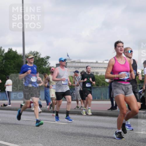 29.06.2025 - hella hamburg halbmarathon Luisa Fischer http://msf.ph/oto/8461339 29.06.2025 09:54:52 Kennedybrücke 771, 17924, 1057, 1057, 1604, 3305, 4565, 4871, 4915, 5336, 6373, 6711, 7185, 7710, 8564, 8852, 9444, 10493, 10691 meine-sportfotos.de