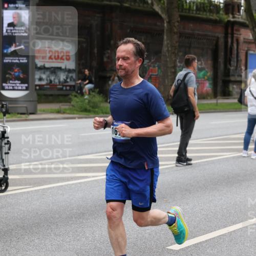 29.06.2025 - hella hamburg halbmarathon Yannick Fuchs http://msf.ph/oto/8461357 29.06.2025 10:56:46 20KM 1114, 1194, 1212, 1420, 1427, 1432, 1531, 1674, 1851, 2447, 2582, 2683, 2911, 3001, 3625, 3740, 4389, 4511, 6311, 6602, 6752, 6966, 7453, 7869, 8045, 8068, 8624, 8730, 9306, 11180, 11310, 12004, 12008, 12286, 12571, 12978, 13874, 13939, 14348, 14677, 14917, 16654, 16688, 17096, 17119, 17142, 18382, 18530 meine-sportfotos.de