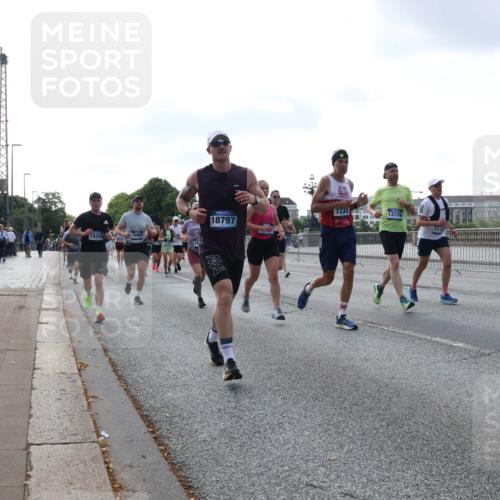 29.06.2025 - hella hamburg halbmarathon Lena Gebhardt http://msf.ph/oto/8461358 29.06.2025 09:54:52 Lombardsbrücke 183502, 18, 7335, 13726, 8981, 18797, 1112, 1171, 1342, 1549, 1817, 1942, 2020, 2222, 2367, 2442, 2470, 2561, 2592, 2596, 2670, 2816, 2889, 2955, 3208, 3209, 3562, 4017, 4121, 4816, 4832, 5399, 5447, 5638, 5705, 5706, 5884, 6266, 6290, 6389, 6723, 6819, 6923, 6978, 6991, 7087, 7274, 7335, 7659, 7709, 7908, 8117, 8142, 8371, 8374, 8437, 8482, 8487, 8657, 8916, 8981, 9031, 9038, 9051, 9093, 9159, 9476, 9661, 9710, 9869, 9924, 9931, 10057, 10237, 11333 meine-sportfotos.de