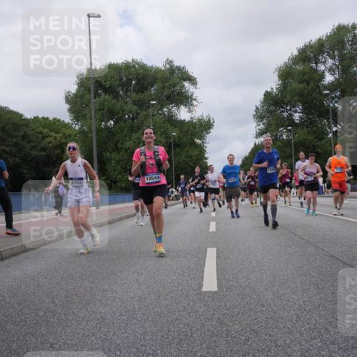 29.06.2025 - hella hamburg halbmarathon Luisa Fischer http://msf.ph/oto/8461413 29.06.2025 10:39:13 Kennedybrücke 2352, 1164, 18541, 6845, 10567, 5531, 1717, 1036, 1717, 2352, 2588, 3741, 5012, 5240, 5531, 6021, 6381, 6845, 6896, 7111, 7275, 7927, 8356, 10047, 10119, 10567 meine-sportfotos.de