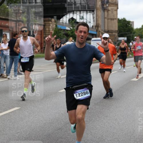29.06.2025 - hella hamburg halbmarathon Yannick Fuchs http://msf.ph/oto/8461507 29.06.2025 10:56:49 20KM 1114, 1194, 1212, 1420, 1427, 1531, 1674, 1851, 2447, 2582, 2683, 2911, 3001, 3182, 3248, 3625, 3740, 4389, 4511, 5763, 6311, 6602, 6752, 6966, 7453, 7869, 8068, 8721, 8730, 9306, 11180, 11310, 12004, 12008, 12286, 12571, 12836, 12978, 13739, 13874, 13939, 14348, 14677, 14917, 16688, 17096, 17119, 17142, 17818, 18382, 18530 meine-sportfotos.de