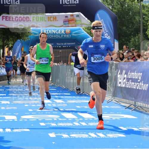 29.06.2025 - hella hamburg halbmarathon Strokosch-Dieckow http://msf.ph/oto/8461570 29.06.2025 10:34:15 Ziel 1002, 1080, 3005, 7884, 7901, 14784, 16417, 18906 meine-sportfotos.de