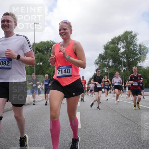 29.06.2025 - hella hamburg halbmarathon Luisa Fischer http://msf.ph/oto/8461663 29.06.2025 10:39:18 Kennedybrücke 6092, 3477, 7140, 15827, 13509, 10119, 18479, 1349, 1036, 1183, 1284, 1717, 2588, 3243, 3741, 3990, 4902, 5012, 5240, 5531, 6021, 6381, 6845, 6896, 7111, 7927, 10119, 10336, 10341 meine-sportfotos.de