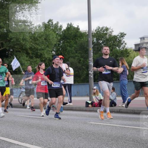29.06.2025 - hella hamburg halbmarathon Luisa Fischer http://msf.ph/oto/8461670 29.06.2025 09:55:00 Kennedybrücke 5011, 1728, 12365, 69, 20, 4915, 6373, 1679, 8852, 1139, 1169, 1512, 1604, 3305, 4915, 5007, 5011, 6373, 8852, 9444, 10493, 10741 meine-sportfotos.de