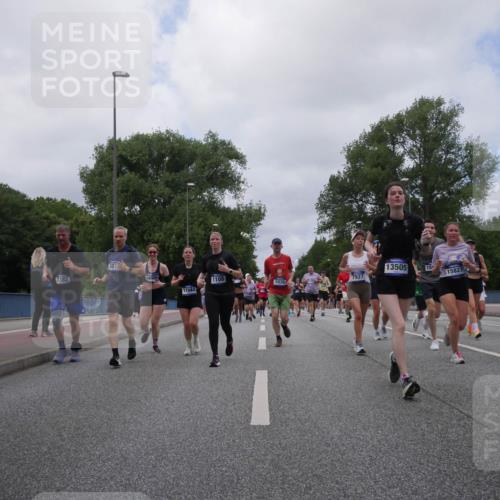 29.06.2025 - hella hamburg halbmarathon Luisa Fischer http://msf.ph/oto/8461684 29.06.2025 10:39:19 Kennedybrücke 38, 13505, 15, 15827, 0119, 7382, 18688, 1108, 7927, 1036, 17868, 1036, 1102, 1183, 1284, 1717, 3243, 3741, 3990, 4902, 5012, 5240, 5531, 6021, 6381, 6845, 6896, 7111, 7927, 10119, 10336, 10341 meine-sportfotos.de