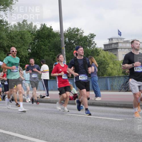 29.06.2025 - hella hamburg halbmarathon Luisa Fischer http://msf.ph/oto/8461710 29.06.2025 09:55:01 Kennedybrücke 372, 19281, 17391, 165, 2365, 15309, 4915, 6373, 11679, 1139, 1169, 1512, 1604, 3305, 4915, 5007, 5011, 6373, 8852, 9444, 10493, 10741 meine-sportfotos.de
