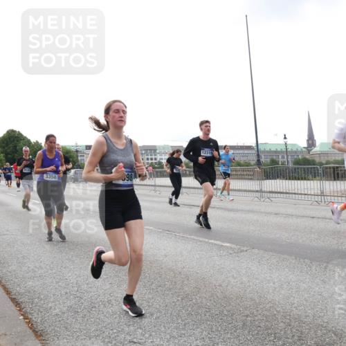 29.06.2025 - hella hamburg halbmarathon Lena Gebhardt http://msf.ph/oto/8461747 29.06.2025 10:32:00 Lombardsbrücke 3358, 398, 17342, 12319, 1235, 1311, 1373, 1844, 1879, 1987, 2349, 2384, 2672, 2831, 2832, 2943, 3022, 3221, 3239, 3358, 3396, 3397, 3424, 3571, 3681, 3707, 3751, 3752, 3778, 3822, 4314, 4365, 4605, 4877, 4924, 4953, 5156, 5496, 5601, 5658, 5743, 5965, 6160, 6218, 6252, 6546, 6573, 6640, 6718, 6727, 7135, 7239, 7295, 7334, 7344, 7535, 7570, 7695, 7789, 7816, 7898, 8175, 8304, 8538, 8620, 8806, 9078, 9104, 9183, 9206, 9478, 9812, 9883, 10240, 13724, 17404, 17517 meine-sportfotos.de