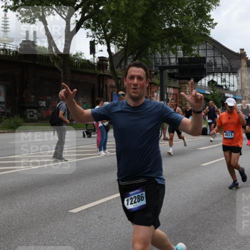 29.06.2025 - hella hamburg halbmarathon Yannick Fuchs http://msf.ph/oto/8461787 29.06.2025 10:56:50 20KM 1114, 1126, 1194, 1212, 1420, 1427, 1531, 1674, 1851, 2447, 2582, 2683, 2911, 3001, 3182, 3248, 3625, 3740, 4389, 4511, 5763, 6311, 6602, 6752, 6966, 7453, 7869, 8068, 8176, 8721, 8730, 9306, 11180, 11310, 12004, 12008, 12286, 12571, 12836, 12978, 13739, 13874, 13939, 14348, 14677, 14917, 16688, 17096, 17119, 17142, 17818, 18382, 18530 meine-sportfotos.de
