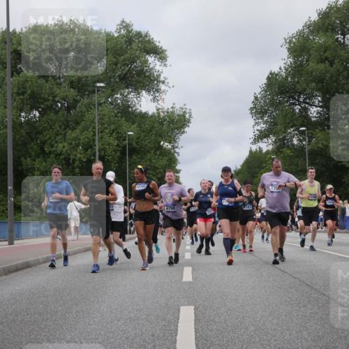 29.06.2025 - hella hamburg halbmarathon Luisa Fischer http://msf.ph/oto/8461790 29.06.2025 10:39:23 Kennedybrücke 16, 12165, 4798, 911, 324, 1183, 12, 2430, 18518, 1036, 1102, 1183, 1284, 3243, 3741, 3990, 4902, 4937, 5240, 6896, 7927, 10119, 10336, 10341 meine-sportfotos.de