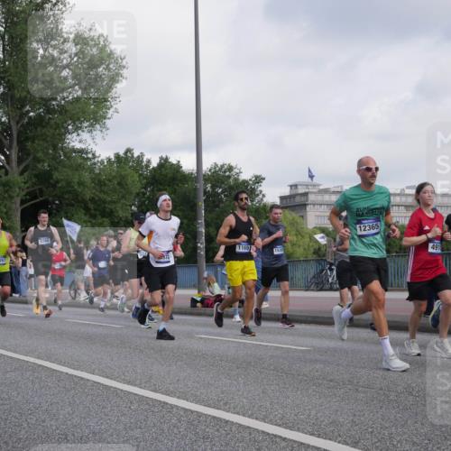 29.06.2025 - hella hamburg halbmarathon Luisa Fischer http://msf.ph/oto/8461792 29.06.2025 09:55:02 Kennedybrücke 15813, 13614, 14257, 9348, 501, 572, 12365, 1169, 1530, 491, 11495, 1139, 1169, 1512, 1604, 3305, 4915, 5007, 5011, 6373, 7961, 8852, 10741 meine-sportfotos.de