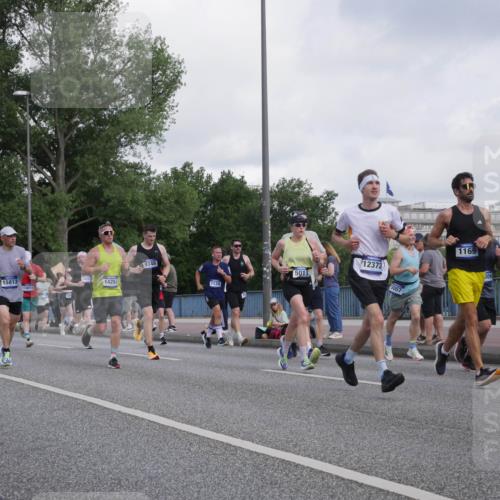29.06.2025 - hella hamburg halbmarathon Luisa Fischer http://msf.ph/oto/8461832 29.06.2025 09:55:03 Kennedybrücke 9348, 5, 15813, 15247, 10741, 13614, 14257, 1139, 5011, 12372, 5007, 1169, 309, 1139, 1169, 1512, 1604, 3305, 4915, 5007, 5011, 7961, 8852, 10741 meine-sportfotos.de