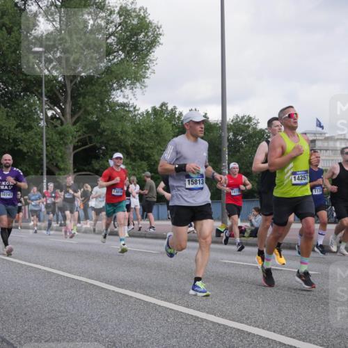 29.06.2025 - hella hamburg halbmarathon Luisa Fischer http://msf.ph/oto/8461915 29.06.2025 09:55:05 Kennedybrücke 1, 5, 10741, 14813, 13614, 15813, 18775, 14257, 1139, 1139, 1169, 1220, 1512, 4915, 5007, 5011, 7432, 7961, 8852, 10099, 10251, 10741 meine-sportfotos.de