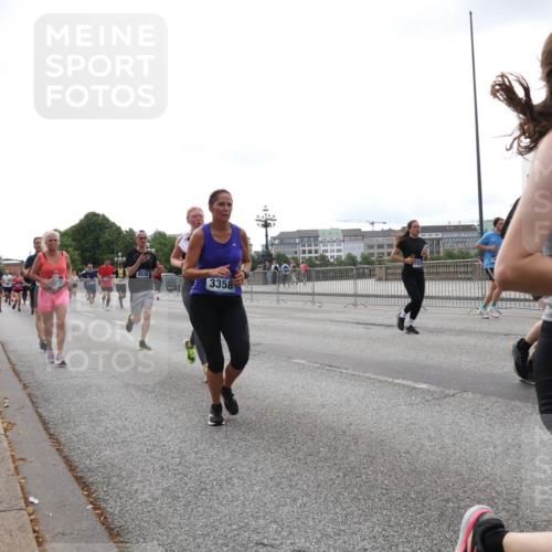 29.06.2025 - hella hamburg halbmarathon Lena Gebhardt http://msf.ph/oto/8461916 29.06.2025 10:32:00 Lombardsbrücke 8538, 3358, 1235, 1311, 1373, 1844, 1879, 1987, 2349, 2384, 2672, 2831, 2832, 2943, 3022, 3221, 3239, 3358, 3396, 3397, 3424, 3571, 3681, 3707, 3751, 3752, 3778, 3822, 4314, 4365, 4605, 4877, 4924, 4953, 5156, 5496, 5601, 5658, 5743, 5965, 6160, 6218, 6252, 6546, 6573, 6640, 6718, 6727, 7135, 7239, 7295, 7334, 7344, 7535, 7570, 7695, 7789, 7816, 7898, 8175, 8304, 8538, 8620, 8806, 9078, 9104, 9183, 9206, 9478, 9812, 9883, 10240, 13724, 17404, 17517 meine-sportfotos.de