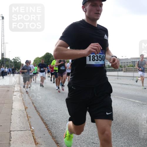 29.06.2025 - hella hamburg halbmarathon Lena Gebhardt http://msf.ph/oto/8461955 29.06.2025 09:54:54 Lombardsbrücke 13147, 15684, 18350, 18, 1200, 1342, 1549, 1817, 1942, 2222, 2367, 2442, 2470, 2561, 2592, 2596, 2670, 2816, 2889, 2955, 3208, 3209, 3258, 3562, 4017, 4121, 4816, 4832, 5399, 5447, 5638, 5705, 5706, 5884, 6027, 6266, 6290, 6389, 6723, 6819, 6923, 6978, 6991, 7087, 7274, 7335, 7659, 7709, 7908, 8117, 8142, 8371, 8374, 8437, 8482, 8487, 8657, 8916, 8981, 9031, 9038, 9051, 9093, 9159, 9476, 9661, 9710, 9869, 9924, 9931, 10057, 10237, 11333 meine-sportfotos.de