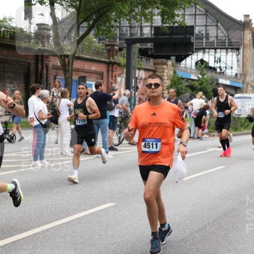 29.06.2025 - hella hamburg halbmarathon Yannick Fuchs http://msf.ph/oto/8461984 29.06.2025 10:56:50 20KM 1114, 1126, 1194, 1212, 1420, 1427, 1531, 1674, 1851, 2447, 2582, 2683, 2911, 3001, 3182, 3248, 3625, 3740, 4389, 4511, 5763, 6311, 6602, 6752, 6966, 7453, 7869, 8068, 8176, 8721, 8730, 9306, 11180, 11310, 12004, 12008, 12286, 12571, 12836, 12978, 13739, 13874, 13939, 14348, 14677, 14917, 16688, 17096, 17119, 17142, 17818, 18382, 18530 meine-sportfotos.de