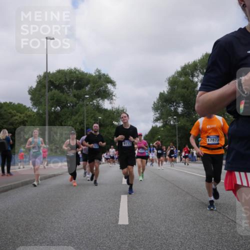 29.06.2025 - hella hamburg halbmarathon Luisa Fischer http://msf.ph/oto/8461989 29.06.2025 10:39:29 Kennedybrücke 29, 561, 17873, 9117, 32, 1102, 1183, 1284, 3243, 3990, 4902, 4937, 5246, 5919, 9229, 9295, 9701 meine-sportfotos.de