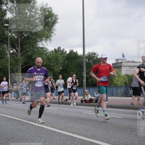 29.06.2025 - hella hamburg halbmarathon Luisa Fischer http://msf.ph/oto/8461994 29.06.2025 09:55:07 Kennedybrücke 5, 10741, 14813, 15301, 16591, 16591, 13614, 152, 1139, 1220, 1512, 4080, 5011, 7432, 7865, 7961, 10099, 10251, 10741 meine-sportfotos.de