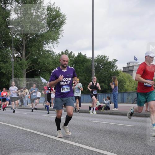 29.06.2025 - hella hamburg halbmarathon Luisa Fischer http://msf.ph/oto/8462021 29.06.2025 09:55:08 Kennedybrücke 1863, 7961, 5, 10741, 15301, 16591, 1139, 1220, 1512, 4080, 5011, 7432, 7865, 7961, 10099, 10251, 10741 meine-sportfotos.de