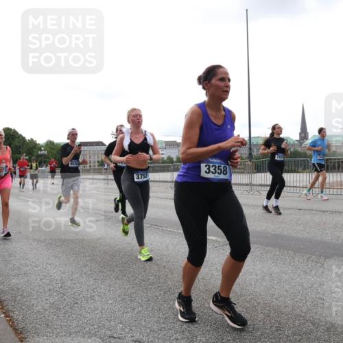 29.06.2025 - hella hamburg halbmarathon Lena Gebhardt http://msf.ph/oto/8462047 29.06.2025 10:32:01 Lombardsbrücke 8538, 3752, 3358, 1842, 1235, 1311, 1373, 1844, 1879, 1987, 2349, 2384, 2672, 2831, 2832, 2943, 3022, 3221, 3239, 3358, 3396, 3397, 3424, 3571, 3681, 3707, 3751, 3752, 3778, 3822, 4314, 4365, 4605, 4877, 4924, 4953, 5156, 5496, 5601, 5658, 5743, 5965, 6160, 6218, 6252, 6573, 6640, 6718, 6727, 7135, 7239, 7295, 7334, 7344, 7535, 7570, 7695, 7789, 7816, 7898, 8175, 8304, 8538, 8620, 8806, 9078, 9104, 9125, 9183, 9206, 9478, 9812, 9883, 10240, 17404 meine-sportfotos.de