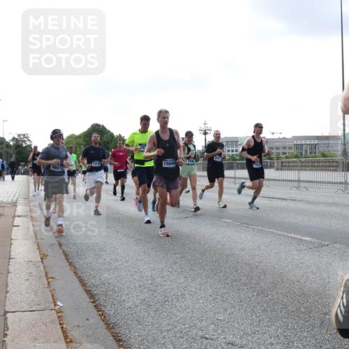 29.06.2025 - hella hamburg halbmarathon Lena Gebhardt http://msf.ph/oto/8462057 29.06.2025 09:54:54 Lombardsbrücke 6991, 13147, 15684, 2596, 9661, 1200, 1342, 1549, 1817, 1942, 2222, 2367, 2442, 2470, 2561, 2592, 2596, 2670, 2816, 2889, 2955, 3208, 3209, 3258, 3562, 4017, 4121, 4816, 4832, 5399, 5447, 5638, 5705, 5706, 5884, 6027, 6266, 6290, 6389, 6723, 6819, 6923, 6978, 6991, 7087, 7274, 7335, 7659, 7709, 7908, 8117, 8142, 8371, 8374, 8437, 8482, 8487, 8657, 8916, 8981, 9031, 9038, 9051, 9093, 9159, 9476, 9661, 9710, 9869, 9924, 9931, 10057, 10237, 11333 meine-sportfotos.de