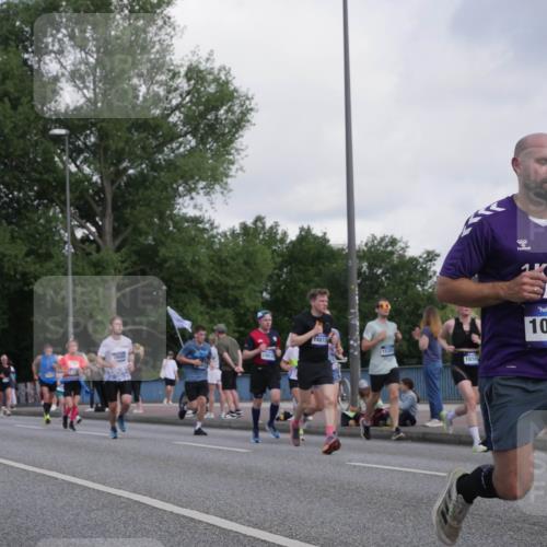 29.06.2025 - hella hamburg halbmarathon Luisa Fischer http://msf.ph/oto/8462077 29.06.2025 09:55:09 Kennedybrücke 1863, 14813, 1530, 1659, 5, 10741, 1139, 1220, 1512, 4080, 7432, 7451, 7865, 7961, 8467, 10099, 10251, 10741 meine-sportfotos.de