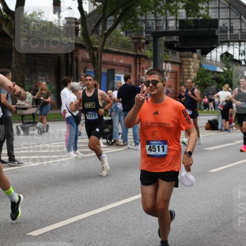 29.06.2025 - hella hamburg halbmarathon Yannick Fuchs http://msf.ph/oto/8462092 29.06.2025 10:56:51 20KM 1114, 1126, 1194, 1212, 1420, 1427, 1531, 1674, 1851, 2447, 2582, 2683, 2911, 3001, 3182, 3248, 3625, 3740, 4389, 4511, 4538, 5708, 5763, 6311, 6602, 6752, 6966, 7453, 7869, 8068, 8176, 8721, 8730, 9306, 11180, 11310, 12004, 12008, 12286, 12571, 12836, 12978, 13739, 13874, 13939, 14348, 14677, 14917, 16420, 16540, 17045, 17096, 17119, 17142, 17818, 18382, 18530 meine-sportfotos.de
