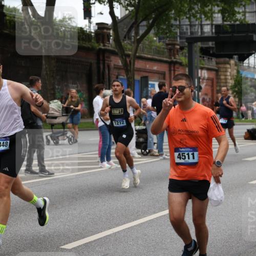 29.06.2025 - hella hamburg halbmarathon Yannick Fuchs http://msf.ph/oto/8462121 29.06.2025 10:56:51 20KM 1114, 1126, 1194, 1212, 1420, 1427, 1531, 1674, 1851, 2447, 2582, 2683, 2911, 3001, 3182, 3248, 3625, 3740, 4389, 4511, 4538, 5708, 5763, 6311, 6602, 6752, 6966, 7453, 7869, 8068, 8176, 8721, 8730, 9306, 11180, 11310, 12004, 12008, 12286, 12571, 12836, 12978, 13739, 13874, 13939, 14348, 14677, 14917, 16420, 16540, 17045, 17096, 17119, 17142, 17818, 18382, 18530 meine-sportfotos.de