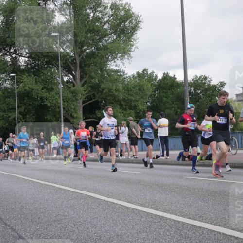 29.06.2025 - hella hamburg halbmarathon Luisa Fischer http://msf.ph/oto/8462128 29.06.2025 09:55:09 Kennedybrücke 1220, 18680, 14813, 15301, 8632, 7961, 1139, 1220, 1512, 4080, 7432, 7451, 7865, 7961, 8467, 10099, 10251, 10741 meine-sportfotos.de