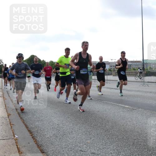 29.06.2025 - hella hamburg halbmarathon Lena Gebhardt http://msf.ph/oto/8462140 29.06.2025 09:54:55 Lombardsbrücke 13147, 9661, 932, 15684, 6991, 1200, 1549, 1817, 1942, 2222, 2367, 2442, 2470, 2561, 2592, 2596, 2670, 2816, 2889, 2955, 3208, 3209, 3258, 3562, 4017, 4121, 4816, 4832, 5399, 5447, 5638, 5705, 5706, 5884, 6027, 6266, 6290, 6389, 6723, 6819, 6923, 6978, 6991, 7087, 7274, 7335, 7659, 7709, 7908, 8117, 8142, 8371, 8374, 8437, 8482, 8487, 8657, 8693, 8889, 8916, 8981, 9031, 9038, 9051, 9093, 9159, 9476, 9661, 9710, 9869, 9924, 9931, 10057, 10237, 11333 meine-sportfotos.de