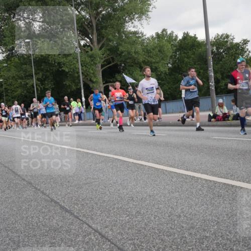 29.06.2025 - hella hamburg halbmarathon Luisa Fischer http://msf.ph/oto/8462149 29.06.2025 09:55:10 Kennedybrücke 1220, 7432, 1444, 18680, 8632, 15206, 14813, 1139, 1220, 1415, 1512, 4080, 7432, 7451, 7865, 7961, 8467, 10099, 10251, 10741 meine-sportfotos.de