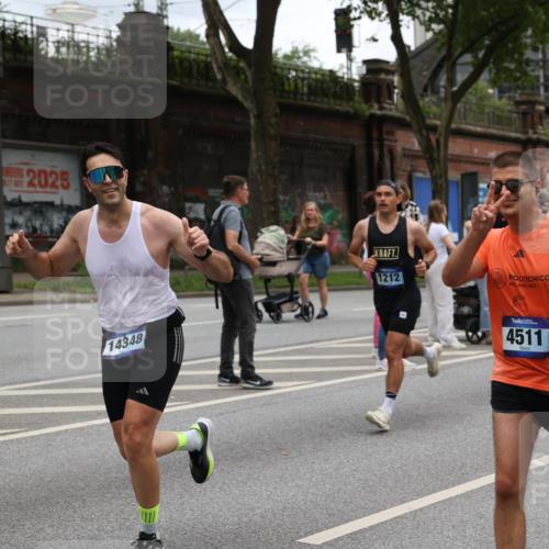 29.06.2025 - hella hamburg halbmarathon Yannick Fuchs http://msf.ph/oto/8462179 29.06.2025 10:56:51 20KM 1114, 1126, 1194, 1212, 1420, 1427, 1531, 1674, 1851, 2447, 2582, 2683, 2911, 3001, 3182, 3248, 3625, 3740, 4389, 4511, 4538, 5708, 5763, 6311, 6602, 6752, 6966, 7453, 7869, 8068, 8176, 8721, 8730, 9306, 11180, 11310, 12004, 12008, 12286, 12571, 12836, 12978, 13739, 13874, 13939, 14348, 14677, 14917, 16420, 16540, 17045, 17096, 17119, 17142, 17818, 18382, 18530 meine-sportfotos.de