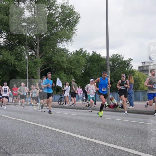 29.06.2025 - hella hamburg halbmarathon Luisa Fischer http://msf.ph/oto/8462286 29.06.2025 09:55:13 Kennedybrücke 7067, 15806, 099, 7865, 7432, 14449, 40251, 1220, 1220, 1415, 2233, 3109, 3124, 4080, 5477, 7067, 7191, 7432, 7451, 7865, 7961, 8467, 10099, 10251 meine-sportfotos.de