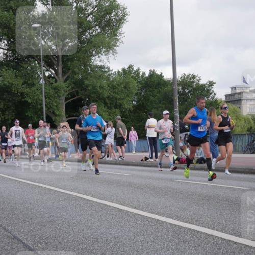 29.06.2025 - hella hamburg halbmarathon Luisa Fischer http://msf.ph/oto/8462303 29.06.2025 09:55:14 Kennedybrücke 7067, 14661, 2233, 7451, 4080, 10099, 7865, 7432, 449, 10251, 1220, 1415, 2233, 3109, 3124, 4080, 4691, 5477, 7067, 7191, 7432, 7451, 7865, 7961, 8467, 10099, 10251, 10796 meine-sportfotos.de