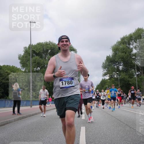 29.06.2025 - hella hamburg halbmarathon Luisa Fischer http://msf.ph/oto/8462313 29.06.2025 10:39:39 Kennedybrücke 3598, 1780, 66, 18644, 1224, 3699, 5171, 5246, 5540, 5747, 5919, 6417, 8530, 9229, 9694, 9701, 10531 meine-sportfotos.de