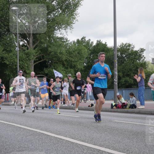 29.06.2025 - hella hamburg halbmarathon Luisa Fischer http://msf.ph/oto/8462323 29.06.2025 09:55:15 Kennedybrücke 10099, 7865, 1220, 1415, 2233, 3109, 3124, 4080, 4691, 5477, 7067, 7191, 7432, 7451, 7865, 7961, 8467, 10099, 10251, 10796 meine-sportfotos.de