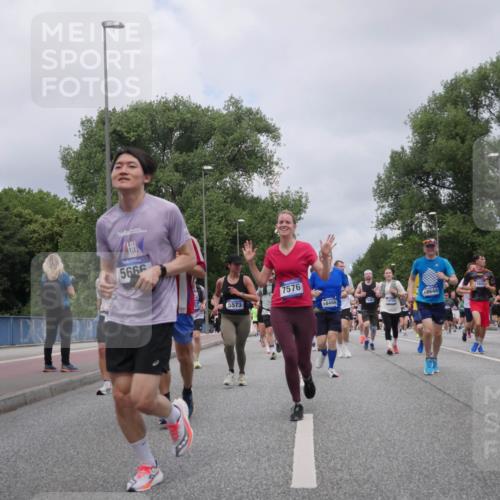 29.06.2025 - hella hamburg halbmarathon Luisa Fischer http://msf.ph/oto/8462359 29.06.2025 10:39:41 Kennedybrücke 5666, 5573, 7576, 18466, 18644, 13600, 1224, 3401, 3699, 5171, 5540, 5747, 5919, 6417, 8530, 8581, 9229, 9432, 9694, 9701, 10531 meine-sportfotos.de